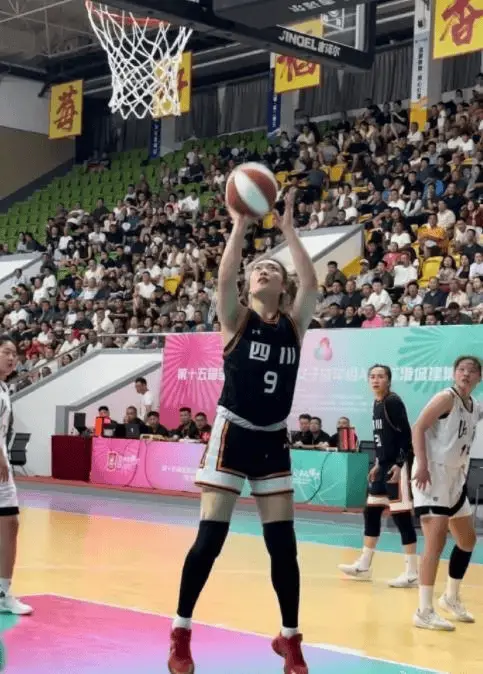 甚至连姚明, 国女篮并没
